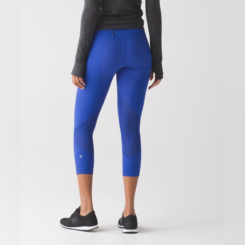 Lululemon Pace Rival Crop Leggings Sapphire Royal Blue size 6 mesh panels